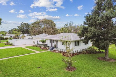 Villa ou maison à louer à Saint Petersburg, Floride: 3 chambres, 122.63 m2 № 1858318 - photo 3