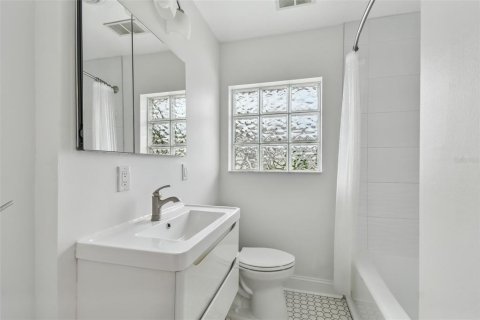 Villa ou maison à louer à Saint Petersburg, Floride: 3 chambres, 122.63 m2 № 1858318 - photo 24