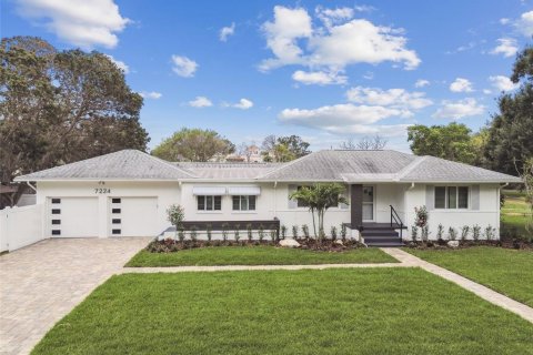 Villa ou maison à louer à Saint Petersburg, Floride: 3 chambres, 122.63 m2 № 1858318 - photo 1