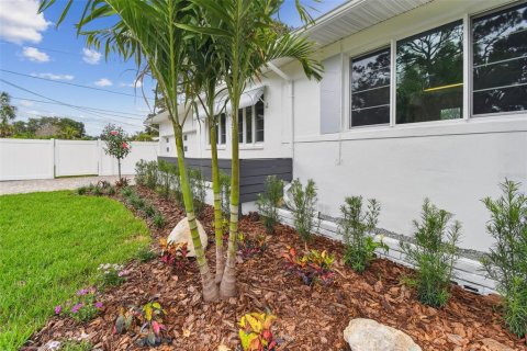 Villa ou maison à louer à Saint Petersburg, Floride: 3 chambres, 122.63 m2 № 1858318 - photo 6
