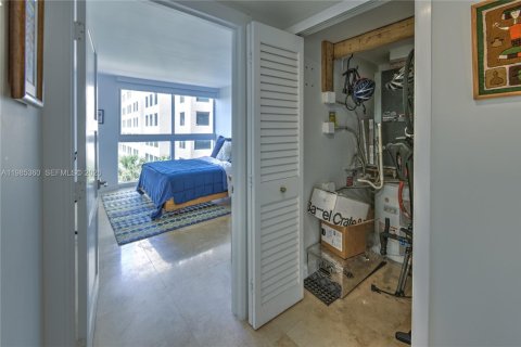 Condo in Miami, Florida, 1 bedroom  № 2046990 - photo 8