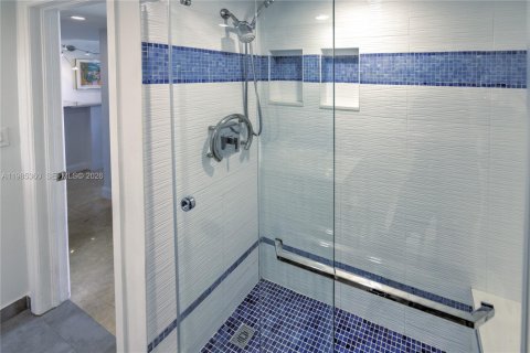 Condo in Miami, Florida, 1 bedroom  № 2046990 - photo 19