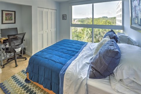 Condo in Miami, Florida, 1 bedroom  № 2046990 - photo 12