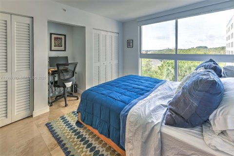 Condo in Miami, Florida, 1 bedroom  № 2046990 - photo 9
