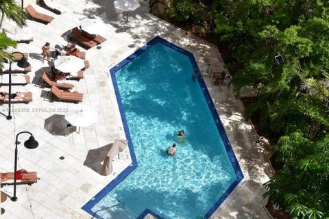 Condo in Miami, Florida, 1 bedroom  № 2046990 - photo 26
