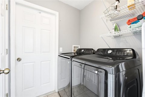 Casa en venta en Davenport, Florida, 4 dormitorios, 167.41 m2 № 2345708 - foto 8