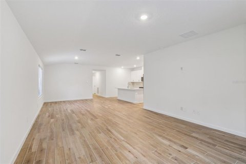 House in Palm Coast, Florida 4 bedrooms, 171.13 sq.m. № 2208437 - photo 7