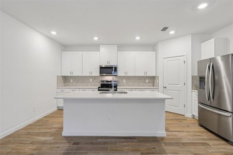 House in Palm Coast, Florida 4 bedrooms, 171.13 sq.m. № 2208437 - photo 9