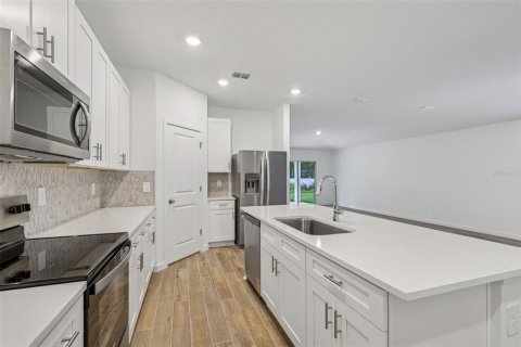 House in Palm Coast, Florida 4 bedrooms, 171.13 sq.m. № 2208437 - photo 11