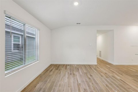 House in Palm Coast, Florida 4 bedrooms, 171.13 sq.m. № 2208437 - photo 5