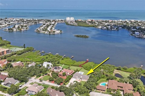 Villa ou maison à vendre à Largo, Floride: 4 chambres, 393.35 m2 № 2258510 - photo 4