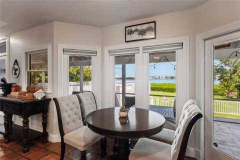 Villa ou maison à vendre à Largo, Floride: 4 chambres, 393.35 m2 № 2258510 - photo 18