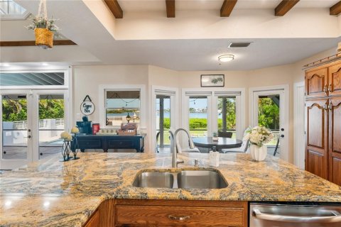 Villa ou maison à vendre à Largo, Floride: 4 chambres, 393.35 m2 № 2258510 - photo 17