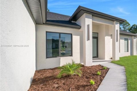 Casa en venta en Lehigh Acres, Florida, 3 dormitorios, 151.34 m2 № 2056222 - foto 4