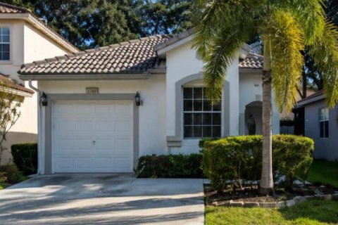 House in Coconut Creek, Florida 3 bedrooms, 140.75 sq.m. № 2083586 - photo 2
