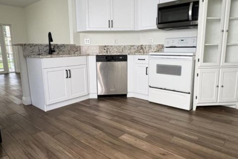 House in Coconut Creek, Florida 3 bedrooms, 140.75 sq.m. № 2083586 - photo 9