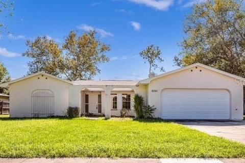 Casa en alquiler en Orlando, Florida, 4 dormitorios, 155.24 m2 № 1878278 - foto 1