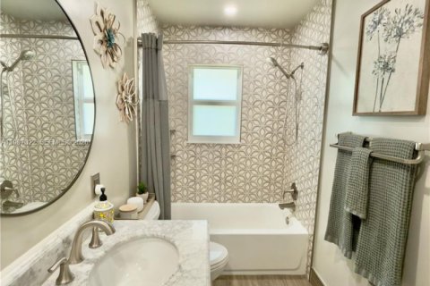 Casa en venta en Pembroke Pines, Florida, 3 dormitorios, 192.87 m2 № 2047725 - foto 24