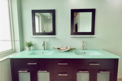 Casa en venta en Pembroke Pines, Florida, 3 dormitorios, 192.87 m2 № 2047725 - foto 18