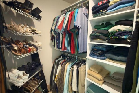 Casa en venta en Pembroke Pines, Florida, 3 dormitorios, 192.87 m2 № 2047725 - foto 22