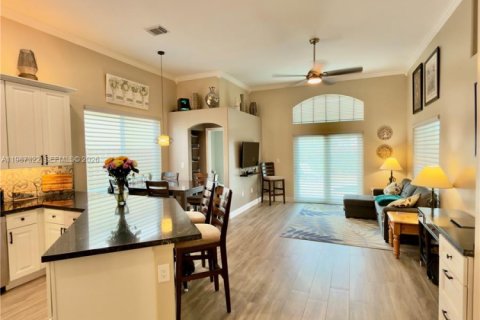 Casa en venta en Pembroke Pines, Florida, 3 dormitorios, 192.87 m2 № 2047725 - foto 8