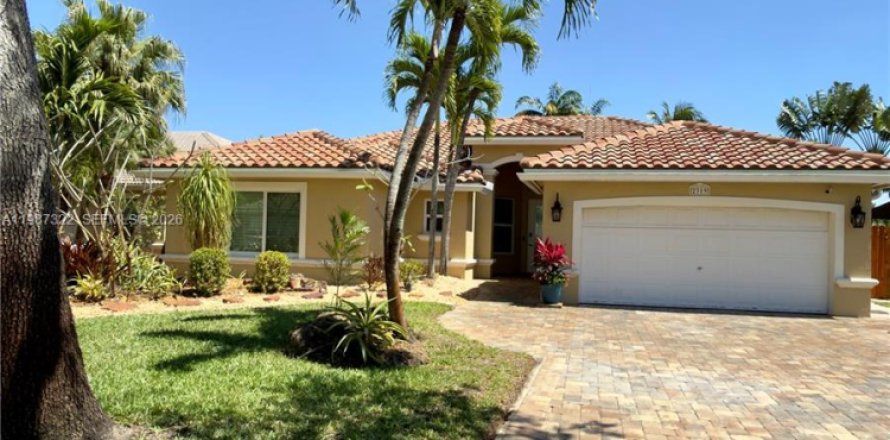 Casa en Pembroke Pines, Florida 3 dormitorios, 192.87 m2 № 2047725