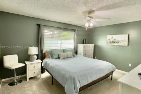 Casa en venta en Pembroke Pines, Florida, 3 dormitorios, 192.87 m2 № 2047725 - foto 27