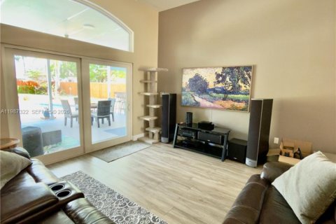 Casa en venta en Pembroke Pines, Florida, 3 dormitorios, 192.87 m2 № 2047725 - foto 4