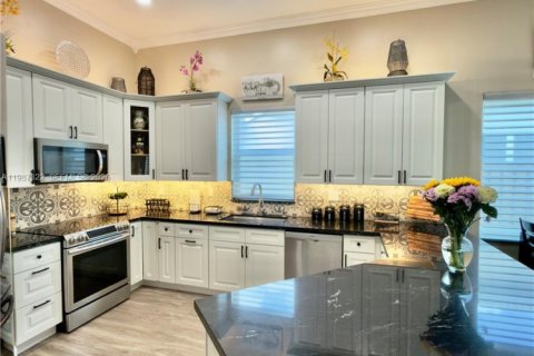 Casa en venta en Pembroke Pines, Florida, 3 dormitorios, 192.87 m2 № 2047725 - foto 9