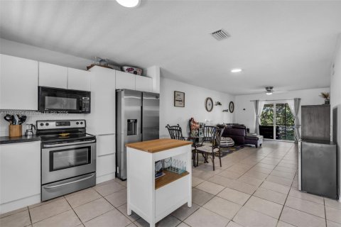 Condo in Coral Springs, Florida, 2 bedrooms  № 1861012 - photo 6