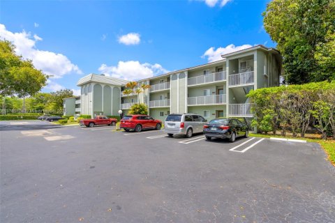Condo in Coral Springs, Florida, 2 bedrooms  № 1861012 - photo 3