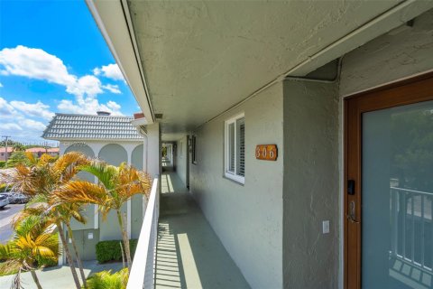 Condo in Coral Springs, Florida, 2 bedrooms  № 1861012 - photo 4