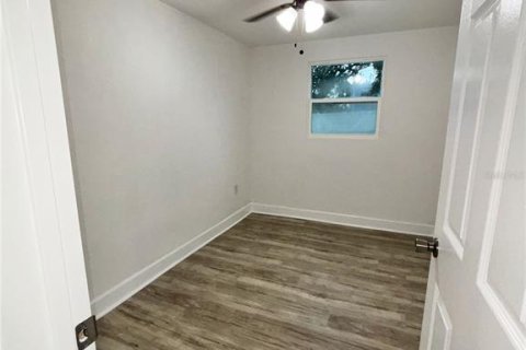 House in Largo, Florida 3 bedrooms, 79.9 sq.m. № 1915861 - photo 24