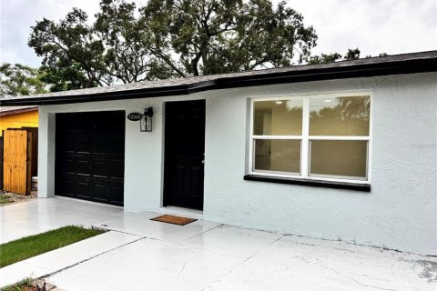 House in Largo, Florida 3 bedrooms, 79.9 sq.m. № 1915861 - photo 7