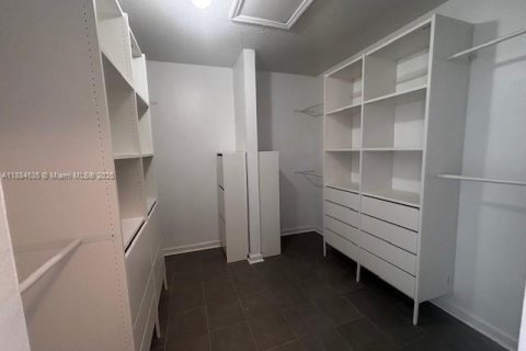 Купить виллу или дом в Майами, Флорида 4 спальни, 233.65м2, № 1932949 - фото 14