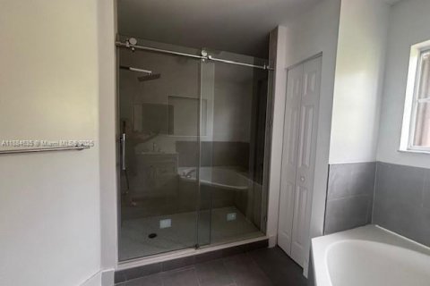 Купить виллу или дом в Майами, Флорида 4 спальни, 233.65м2, № 1932949 - фото 17