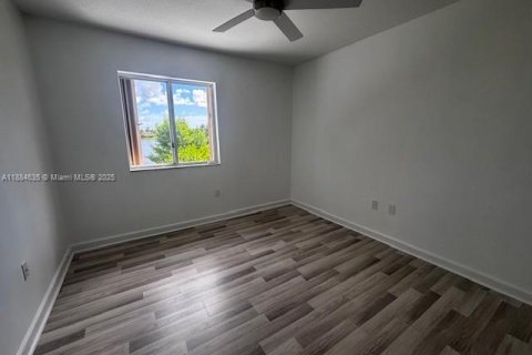 Купить виллу или дом в Майами, Флорида 4 спальни, 233.65м2, № 1932949 - фото 20