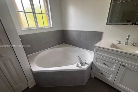 Купить виллу или дом в Майами, Флорида 4 спальни, 233.65м2, № 1932949 - фото 18