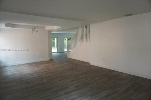 Купить виллу или дом в Майами, Флорида 4 спальни, 233.65м2, № 1932949 - фото 7
