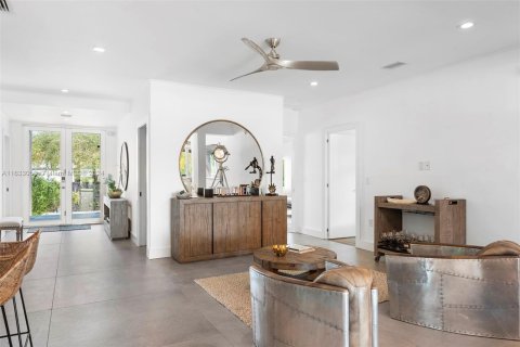 Casa en venta en Miami Beach, Florida, 4 dormitorios, 280.19 m2 № 1714883 - foto 26