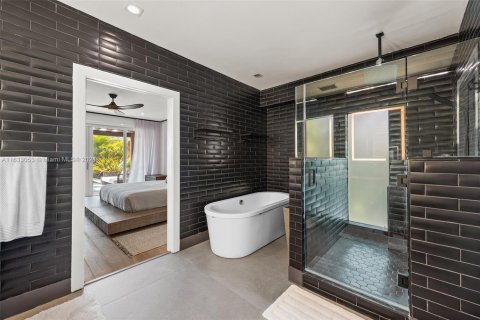 Casa en venta en Miami Beach, Florida, 4 dormitorios, 280.19 m2 № 1714883 - foto 7