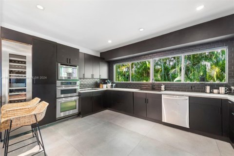 Casa en venta en Miami Beach, Florida, 4 dormitorios, 280.19 m2 № 1714883 - foto 21