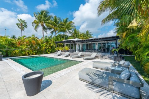 Casa en venta en Miami Beach, Florida, 4 dormitorios, 280.19 m2 № 1714883 - foto 17