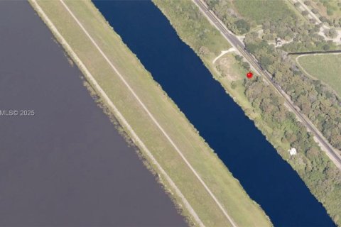 Propiedad comercial en venta en Okeechobee, Florida № 2147034 - foto 6