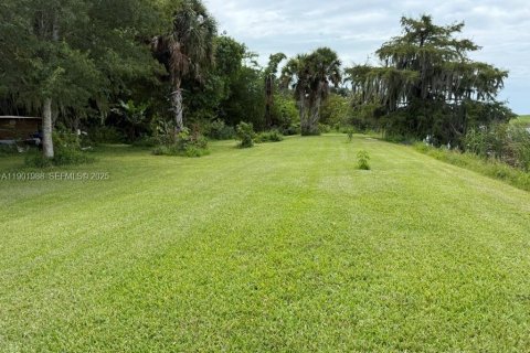 Propiedad comercial en venta en Okeechobee, Florida № 2147034 - foto 23