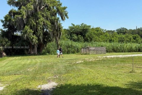 Propiedad comercial en venta en Okeechobee, Florida № 2147034 - foto 25