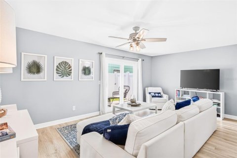 Adosado en venta en New Smyrna Beach, Florida, 3 dormitorios, 149.39 m2 № 2142766 - foto 11