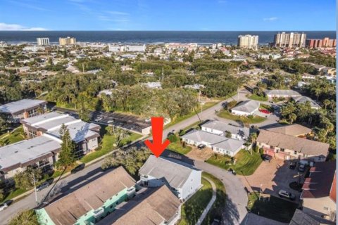 Adosado en venta en New Smyrna Beach, Florida, 3 dormitorios, 149.39 m2 № 2142766 - foto 2