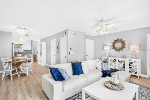 Adosado en venta en New Smyrna Beach, Florida, 3 dormitorios, 149.39 m2 № 2142766 - foto 14