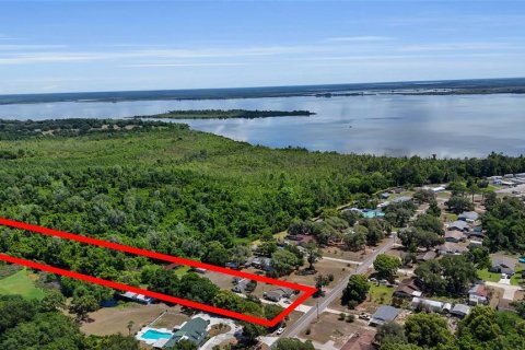 House in Fruitland Park, Florida 5 bedrooms, 59.46 sq.m. № 2202802